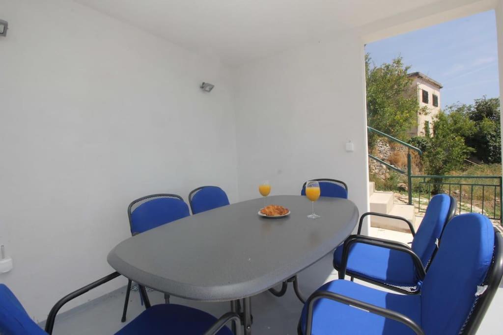 Holiday Home Aria Подгора Екстер'єр фото